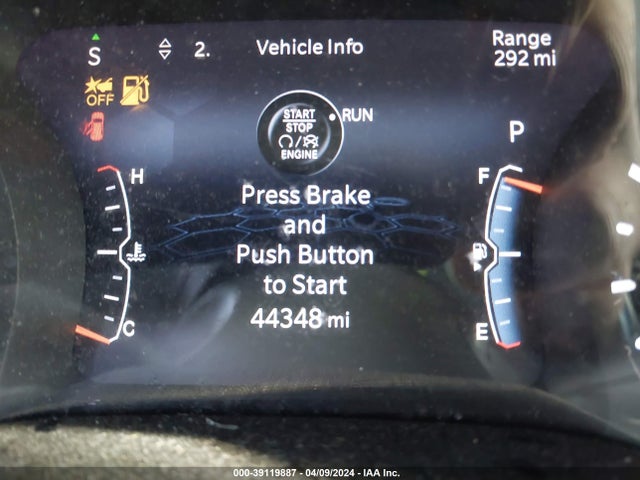 3C4NJDFB2NT125823 Jeep Compass Latitude Lux 4x4