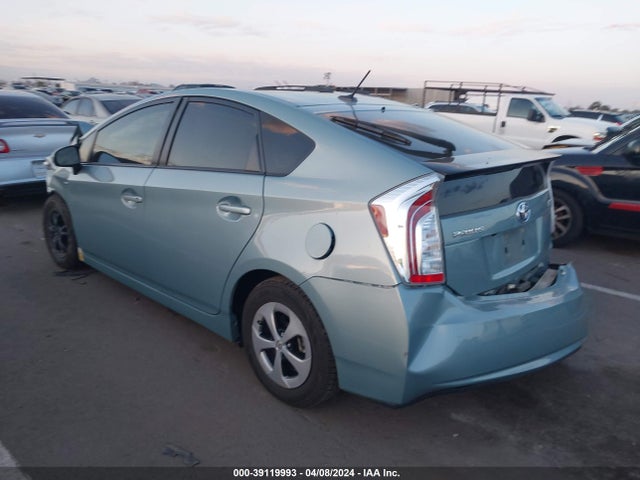 Toyota Prius Three 2015 JTDKN3DU8F1997275 Image 3