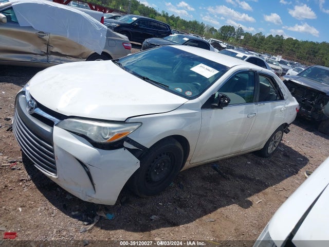 Toyota CAMRY LE 2016 4T4BF1FK9GR581279 Image 2