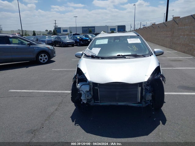 Toyota Prius C Three 2018 JTDKDTB39J1619407 Image 13