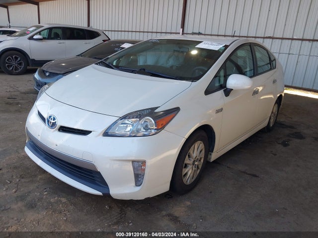 Toyota PRIUS PLUG-IN 2015 JTDKN3DP2F3067936 Image 2