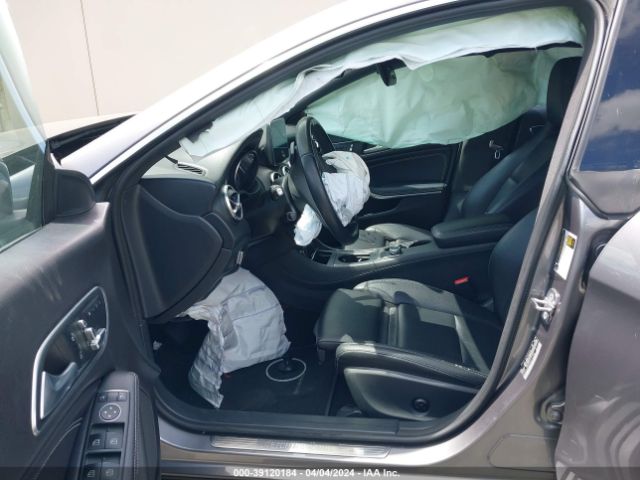 WDDSJ4EB9KN716785 Mercedes-Benz CLA 250