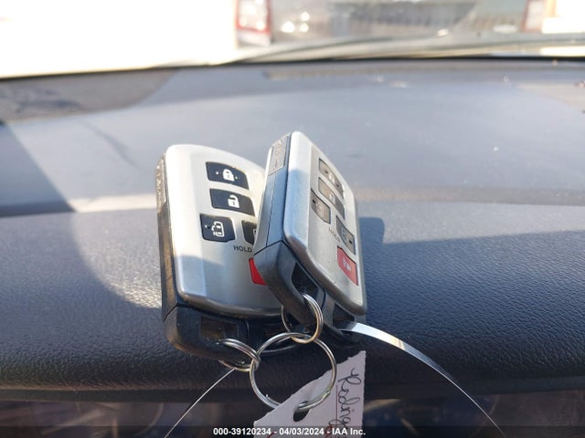 Toyota SIENNA LE 2020 5TDKZ3DC0LS024322 Image 11
