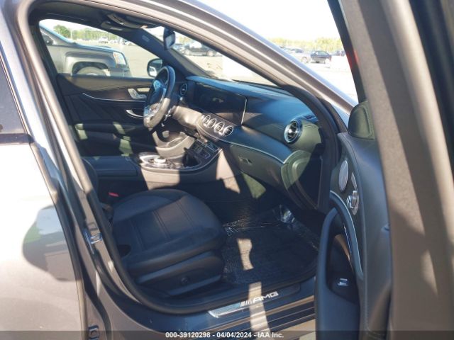2019 MERCEDES-BENZ AMG E 53 WDDZF6BBXKA491848 Photo 4