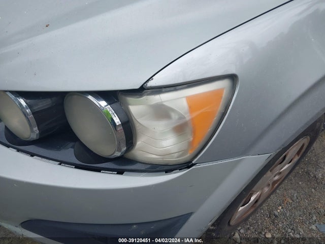 Chevrolet Sonic Ls Auto 2016 1G1JA5SG8G4120813 Image 12