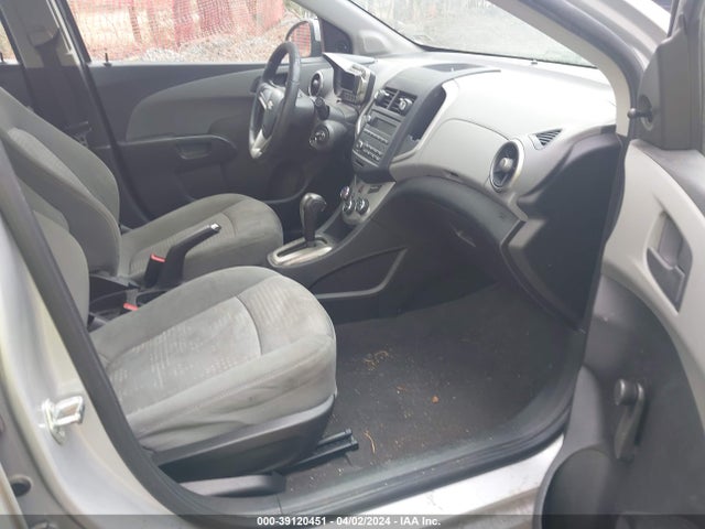 Chevrolet Sonic Ls Auto 2016 1G1JA5SG8G4120813 Image 5