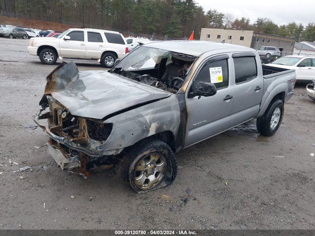 Toyota Tacoma Base V6 2015 3TMLU4EN6FM175890 Image 2