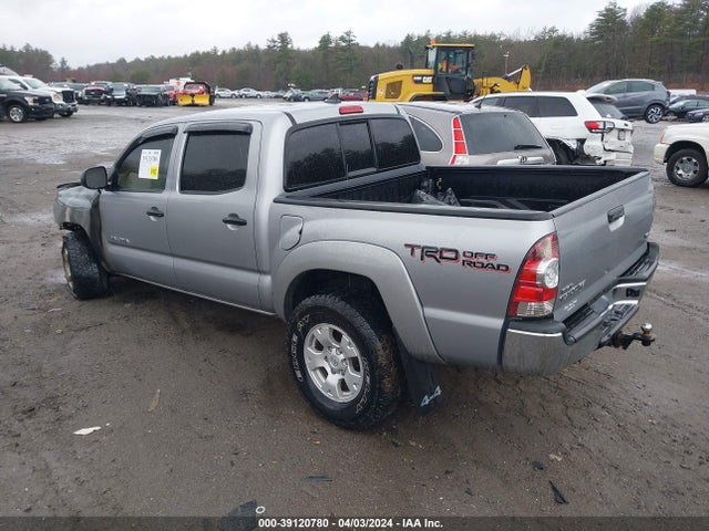 Toyota Tacoma Base V6 2015 3TMLU4EN6FM175890 Image 3