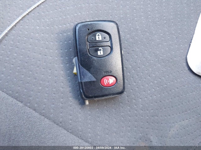 Toyota Prius Three 2014 JTDKN3DU4E1768834 Image 11
