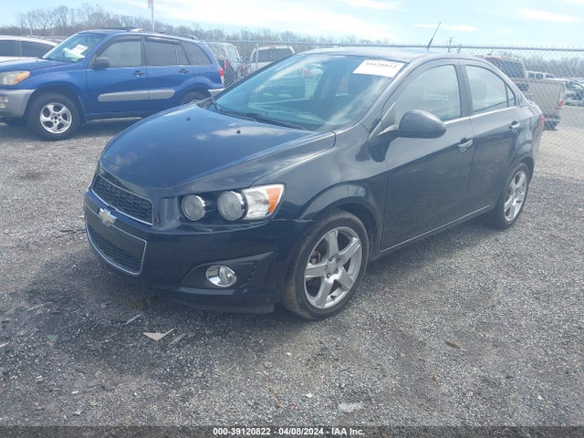 Chevrolet Sonic Ltz Auto 2014 1G1JE5SB5E4152334 Image 2