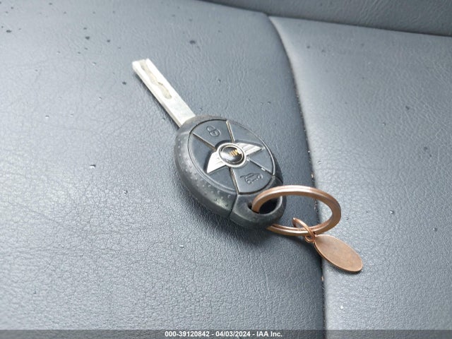 2006 MINI COOPER S WMWRE33506TL18125 Photo 10