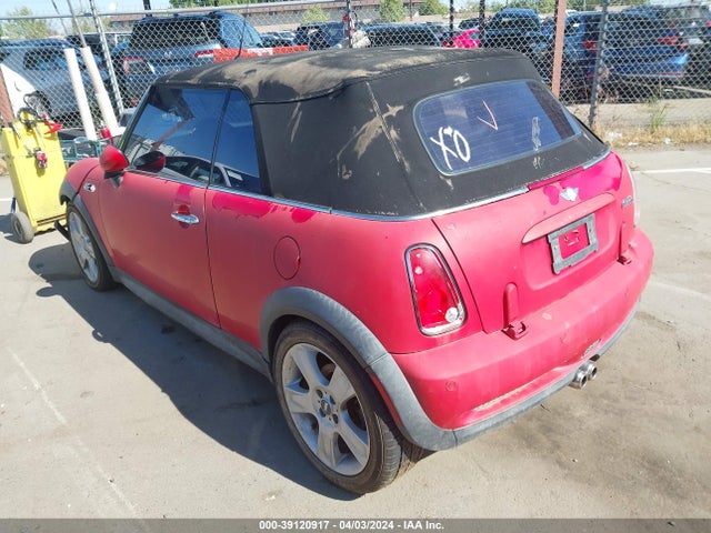 2006 MINI COOPER S WMWRH33556TK57443 Photo 2