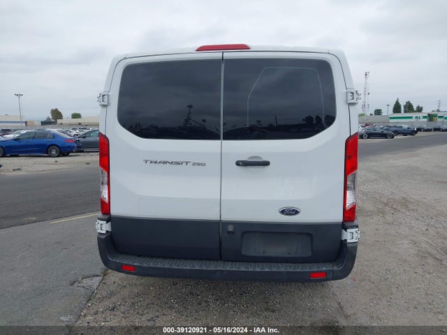 Ford Transit-250 2018 1FTYR1ZM8JKA88807 Image 16