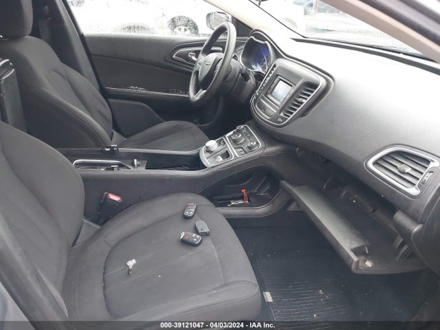 Chrysler 200 Limited 2015 1C3CCCAB5FN570906 Image 5