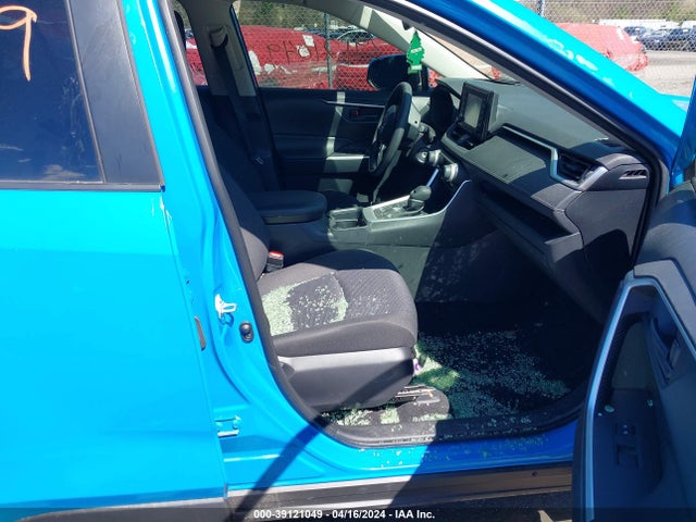 Toyota RAV4 LE 2019 JTMG1RFV3KJ022784 Image 5