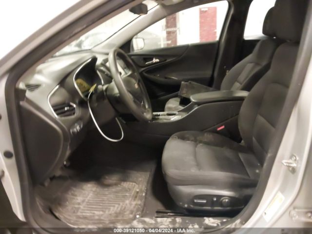 2019 CHEVROLET MALIBU 1G1ZD5ST0KF174966 Photo 4
