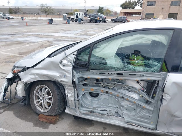 Toyota Prius Prime Plus 2019 JTDKARFP5K3108078 Image 6