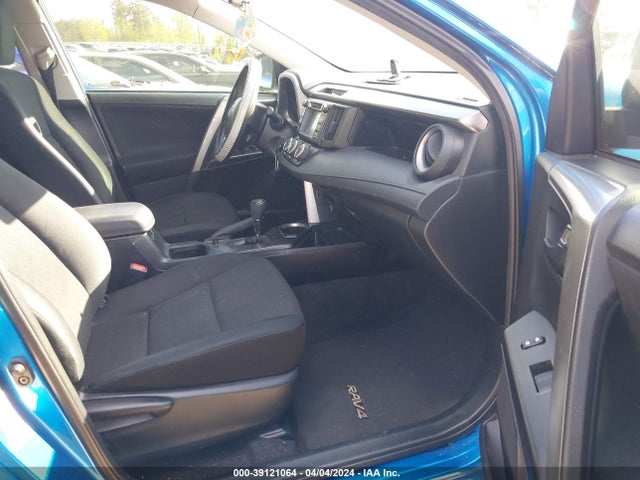 Toyota RAV4 LE 2017 JTMZFREV3HJ101697 Image 5