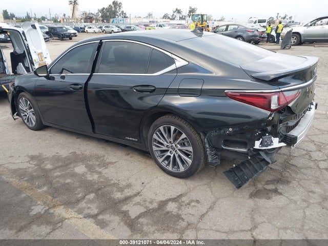 Lexus ES 300H 2021 58ADA1C11MU012797 Image 3