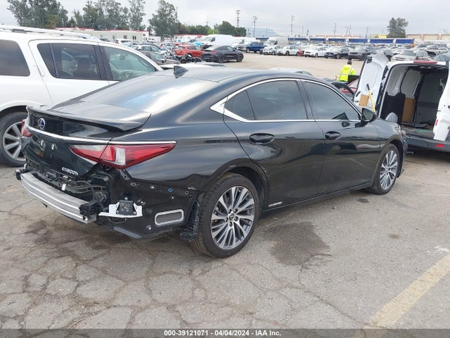 Lexus ES 300H 2021 58ADA1C11MU012797 Image 4