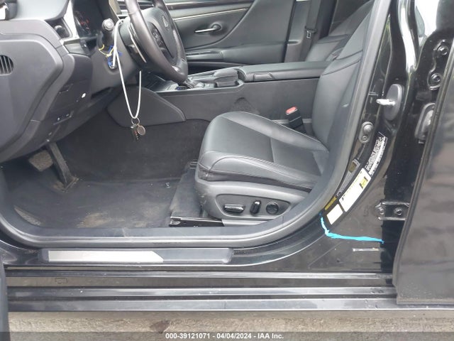 Lexus ES 300H 2021 58ADA1C11MU012797 Image 6