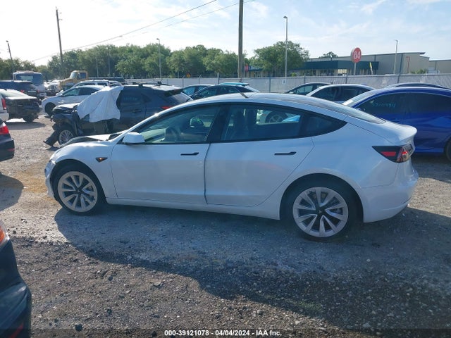 Tesla Model 3 Rear-wheel Drive 2022 5YJ3E1EAXNF318142 Image 13