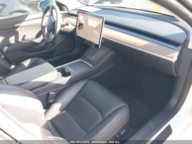 Tesla Model 3 Rear-wheel Drive 2022 5YJ3E1EAXNF318142 Image 5