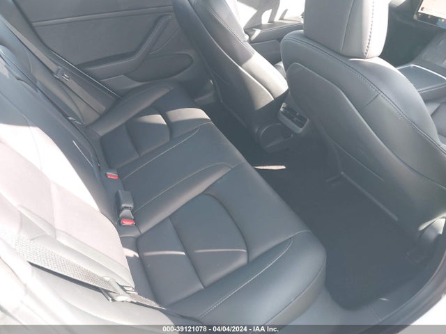 Tesla Model 3 Rear-wheel Drive 2022 5YJ3E1EAXNF318142 Image 8