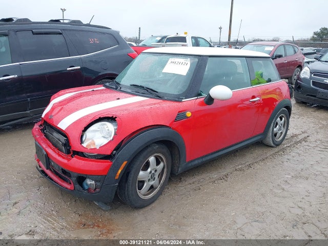 2008 MINI COOPER WMWMF33598TT63607 Photo 1
