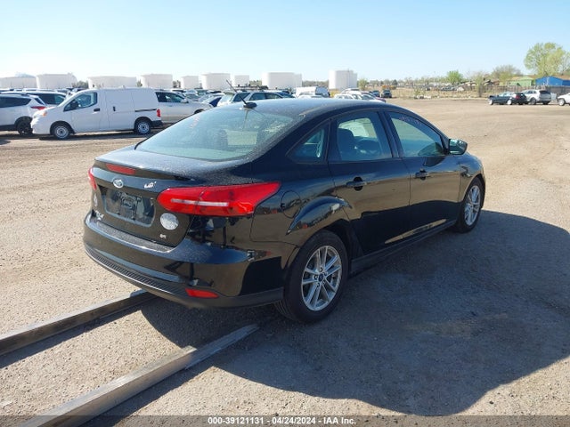 Ford FOCUS SE 2018 1FADP3F24JL315428 Image 4