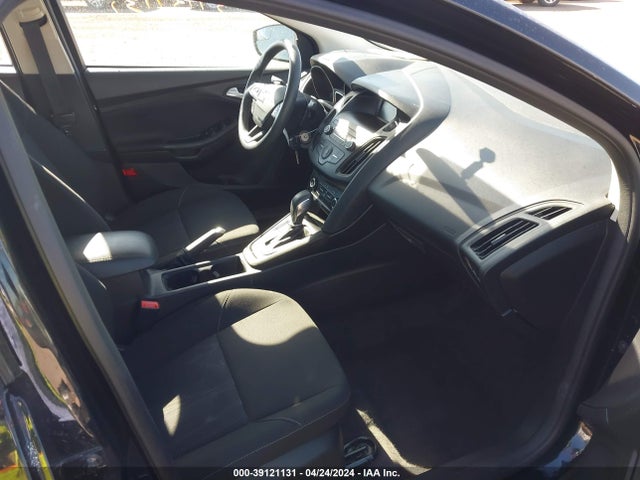 Ford FOCUS SE 2018 1FADP3F24JL315428 Image 5