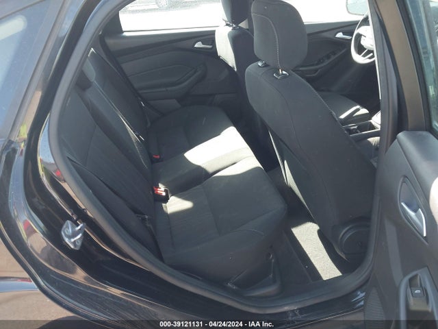Ford FOCUS SE 2018 1FADP3F24JL315428 Image 8