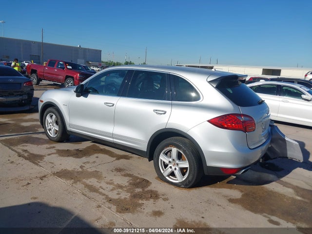 2013 PORSCHE CAYENNE WP1AF2A2XDLA26008 Photo 2