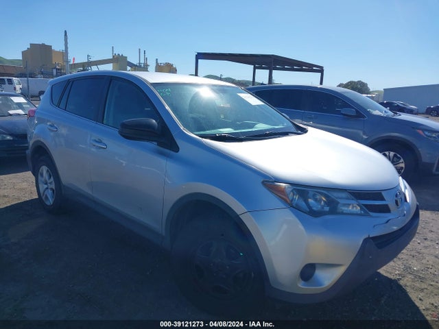 Toyota RAV4 LE 2015 JTMZFREVXFD051697 Image 1