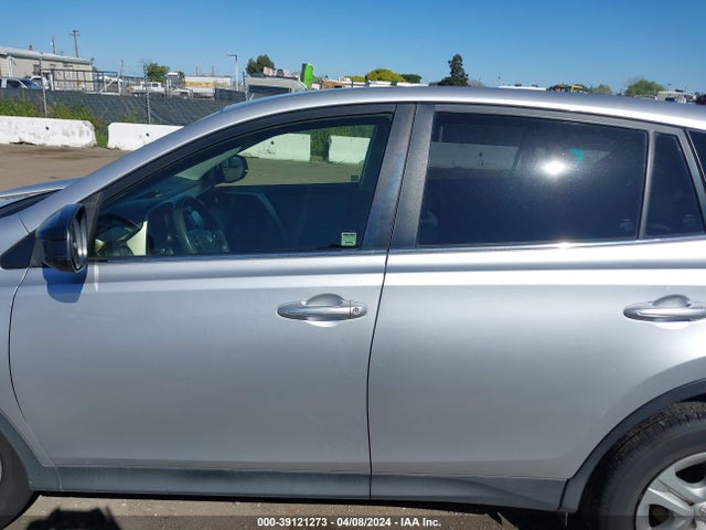 Toyota RAV4 LE 2015 JTMZFREVXFD051697 Image 14