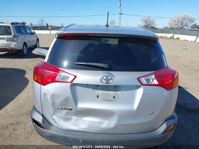 Toyota RAV4 LE 2015 JTMZFREVXFD051697 Image 16