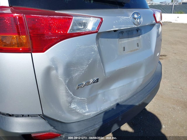 Toyota RAV4 LE 2015 JTMZFREVXFD051697 Image 17