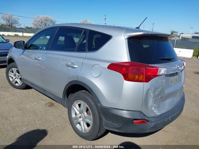 Toyota RAV4 LE 2015 JTMZFREVXFD051697 Image 3