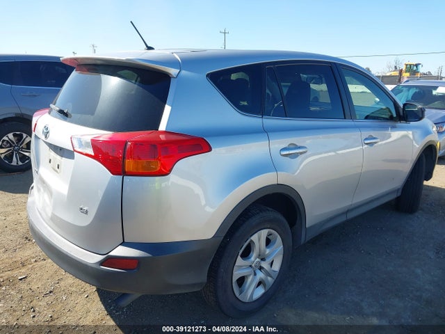 Toyota RAV4 LE 2015 JTMZFREVXFD051697 Image 4