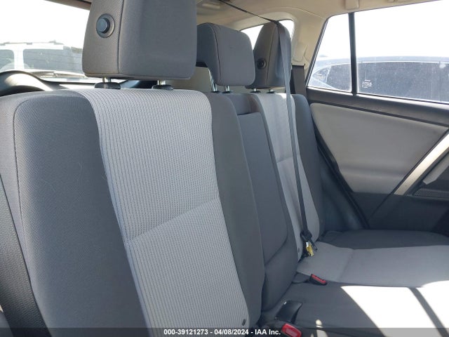 Toyota RAV4 LE 2015 JTMZFREVXFD051697 Image 8