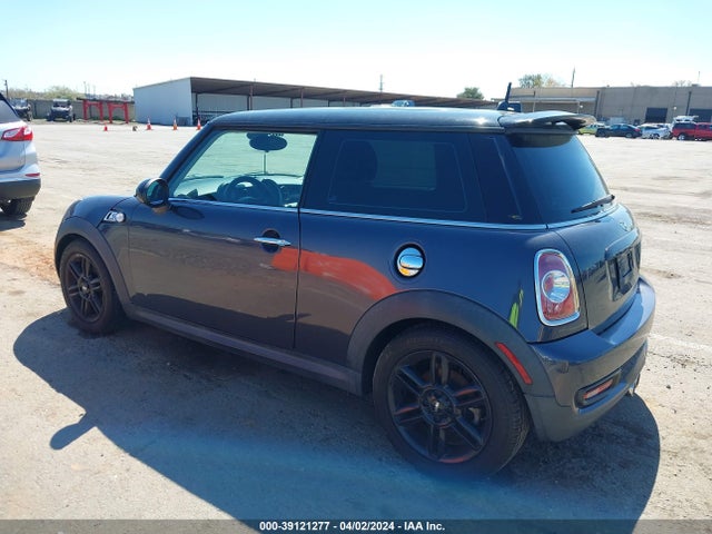 2013 MINI HARDTOP WMWSV3C57DT395735 Photo 2