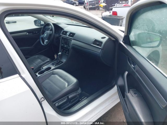 1VWBN7A33EC080974 Volkswagen Passat 2.0l Tdi Se