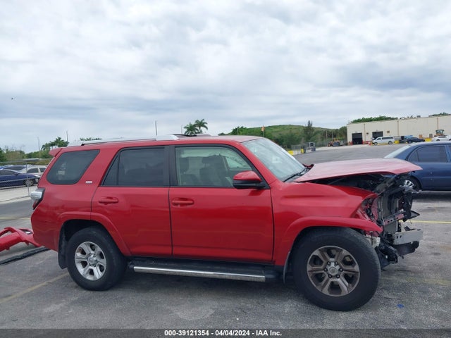 Toyota 4RUNNER SR5 2018 JTEZU5JR5J5169369 Image 13