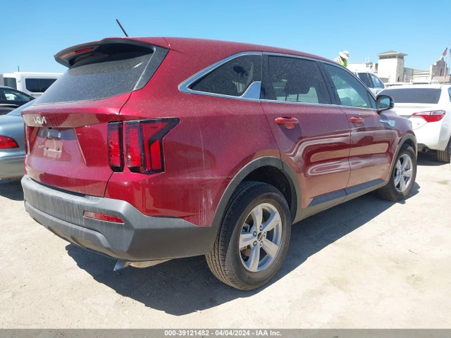 KIA SORENTO LX 2023 5XYRG4LC4PG218494 Image 4