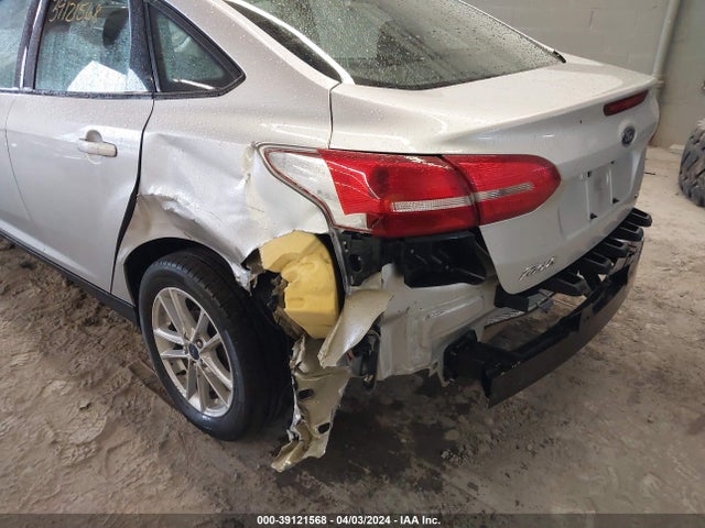 Ford FOCUS SE 2017 1FADP3F21HL271771 Image 14