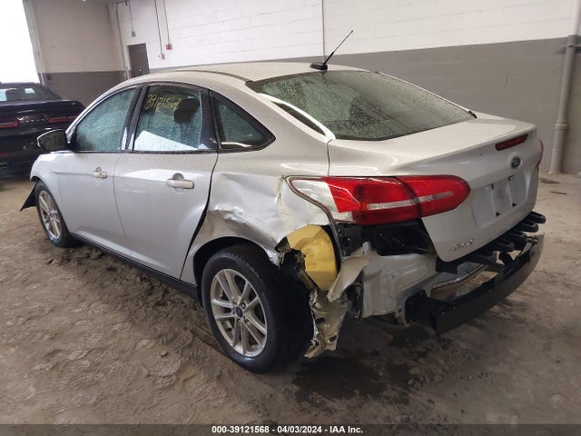 Ford FOCUS SE 2017 1FADP3F21HL271771 Image 3