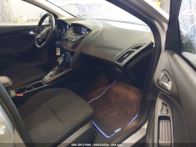 Ford FOCUS SE 2017 1FADP3F21HL271771 Image 5