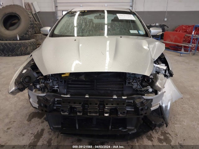 Ford FOCUS SE 2017 1FADP3F21HL271771 Image 6