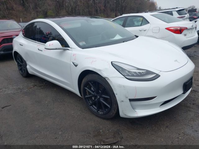 39121571 :رقم المزاد ، 5YJ3E1EB4JF096832 vin ، 2018 Tesla Model 3 Long Range/performance مزاد بيع