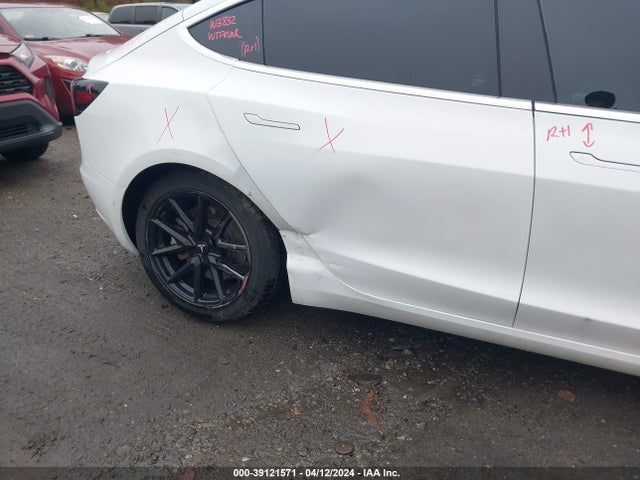 5YJ3E1EB4JF096832 Tesla Model 3 Long Range/performance